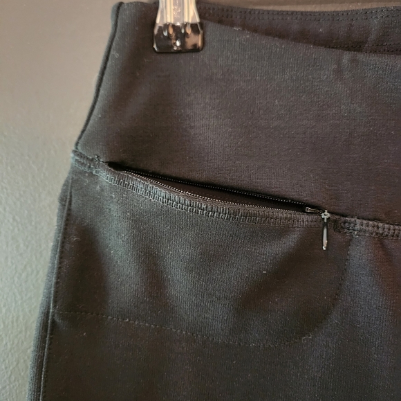 Duluth zipper pocket leggings - Picture 3 of 13